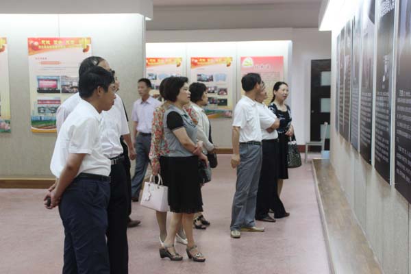 2011年3月2日安宜镇党员干部参观反腐倡廉展