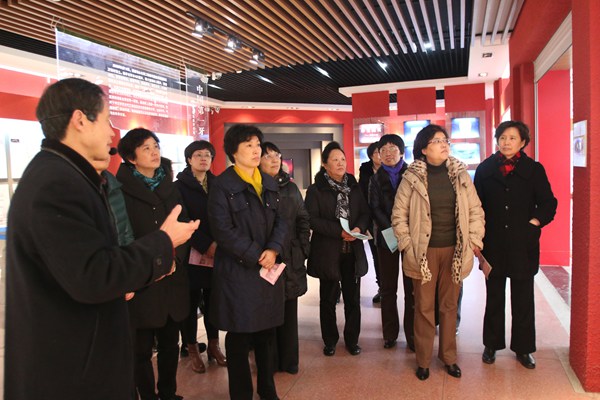 省妇联一行莅临我馆进行参观调研