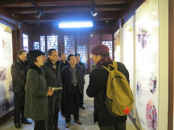 县委常委、组织部部长王友芳参观蒲松龄纪念馆