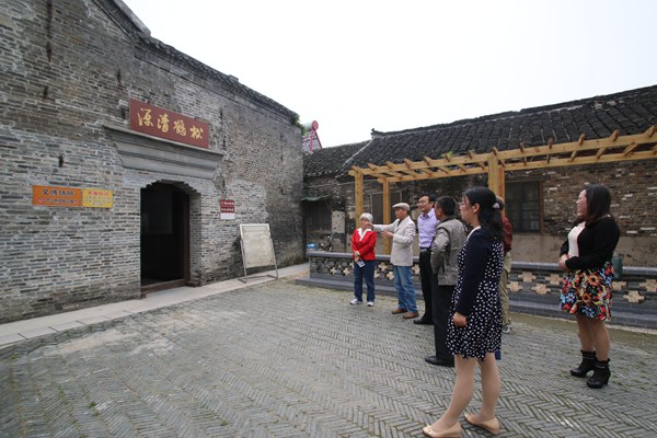 马瑞芳教授一行参观调研宝应蒲松龄纪念馆