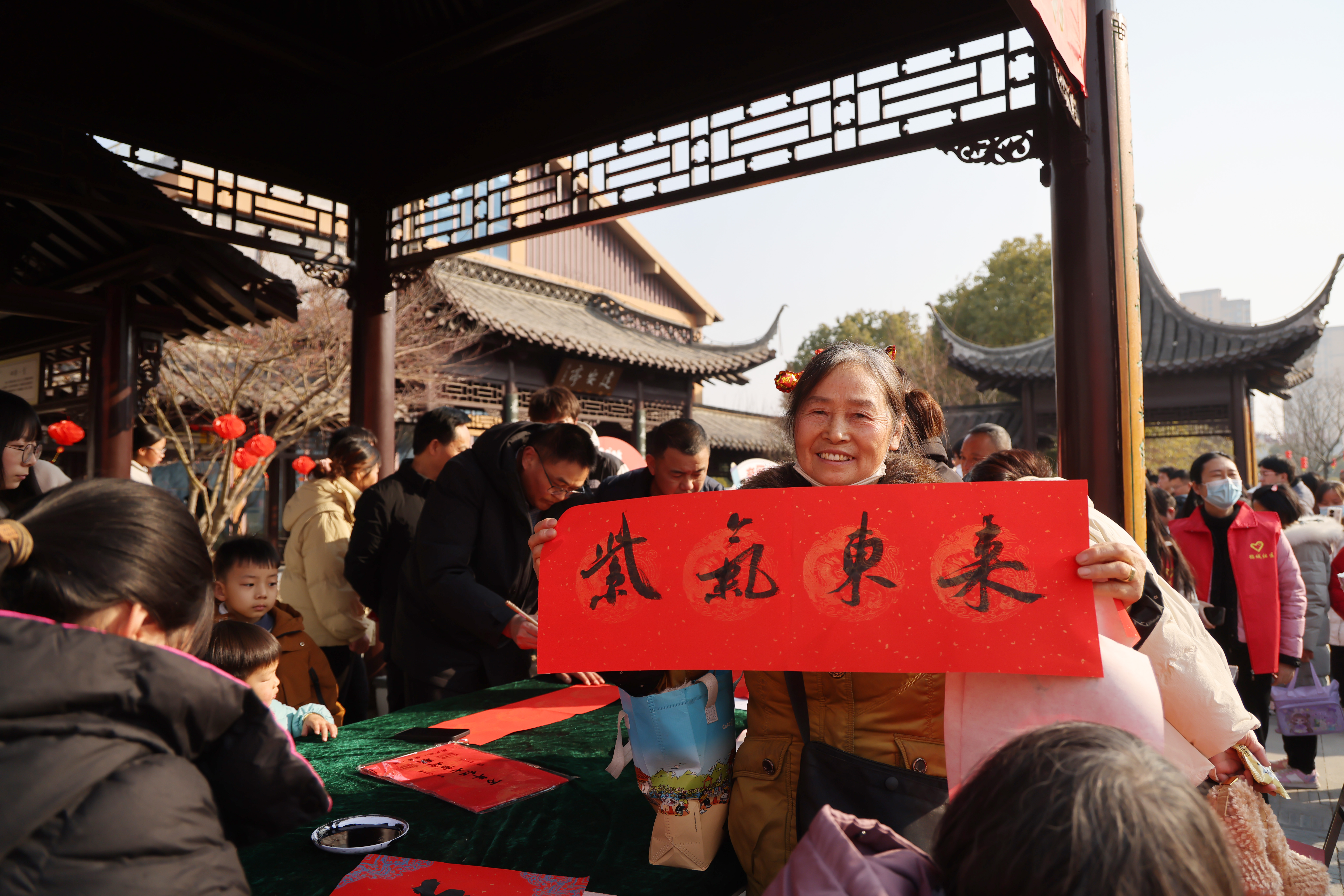 宝应博物馆开展“送春福 品民俗 享非遗” ——2025 新春游园主题市集活动