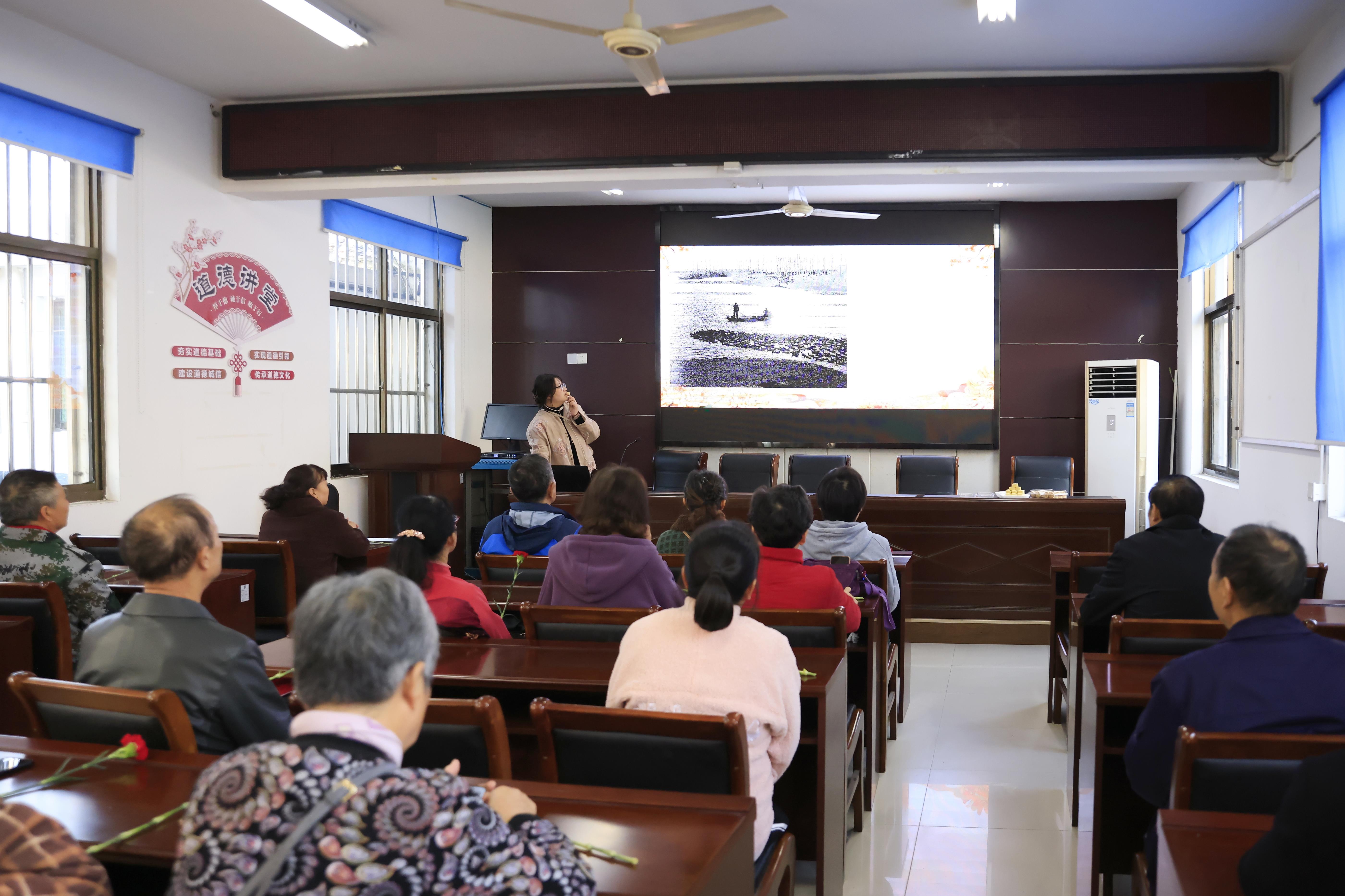 文物话重阳 岁月共情长 ——宝应博物馆党支部开展“重阳节主题活动