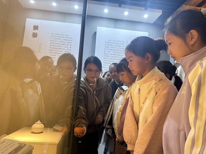 宝应博物馆成功开展“霜降·好‘柿’成‘霜’报岁寒” ——馆藏文物与节气主题研学活动